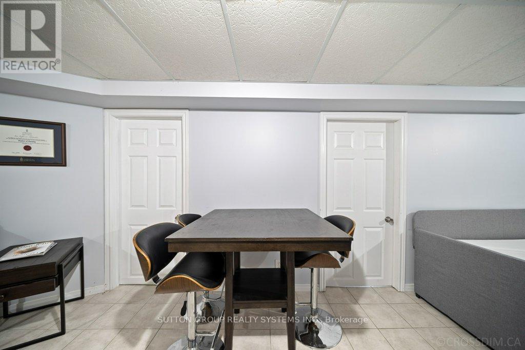 Photo 5 of 1114 Cedarcroft Crescent, Pickering ON