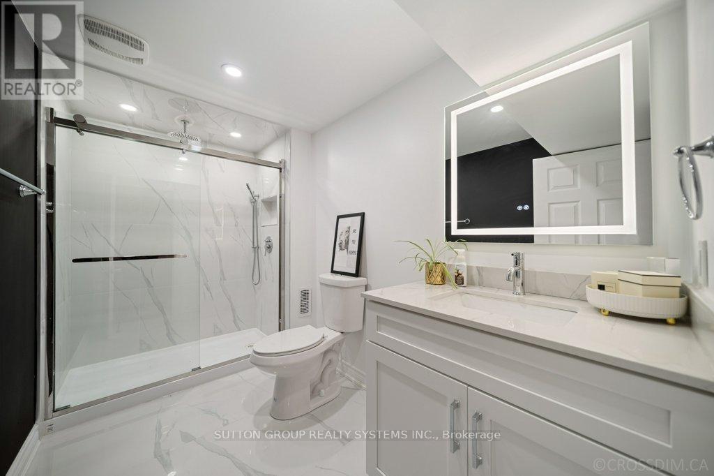 Photo 3 of 1114 Cedarcroft Crescent, Pickering ON