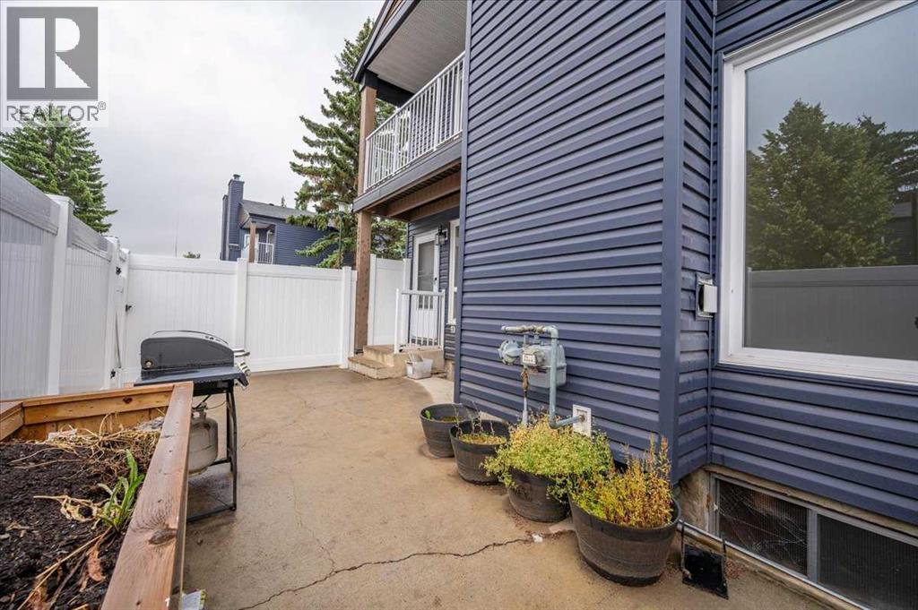 Photo 13 of 3540 42 Street, Edmonton AB