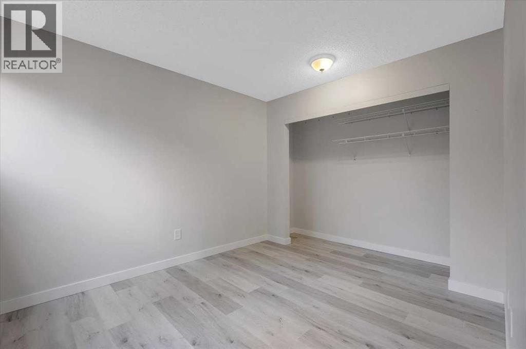 Photo 6 of 3540 42 Street, Edmonton AB
