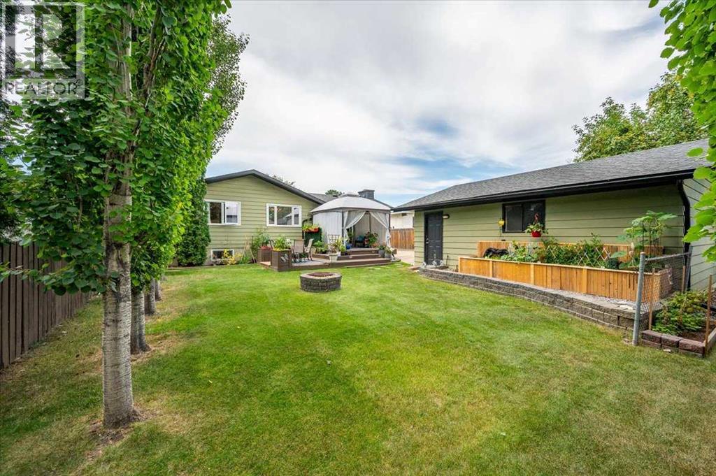 Photo 8 of 19 Lamoureux Place, St Albert AB