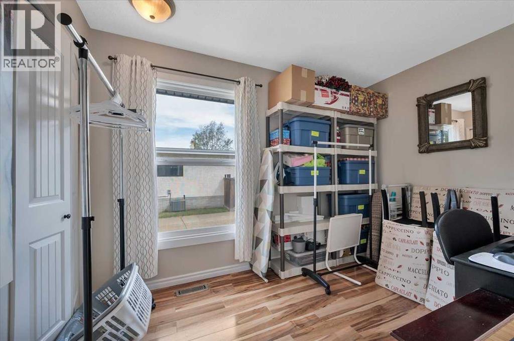 Photo 20 of 19 Lamoureux Place, St Albert AB