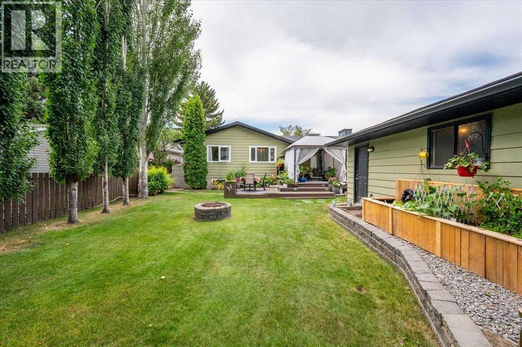 Photo 21 of 19 Lamoureux Place, St Albert AB