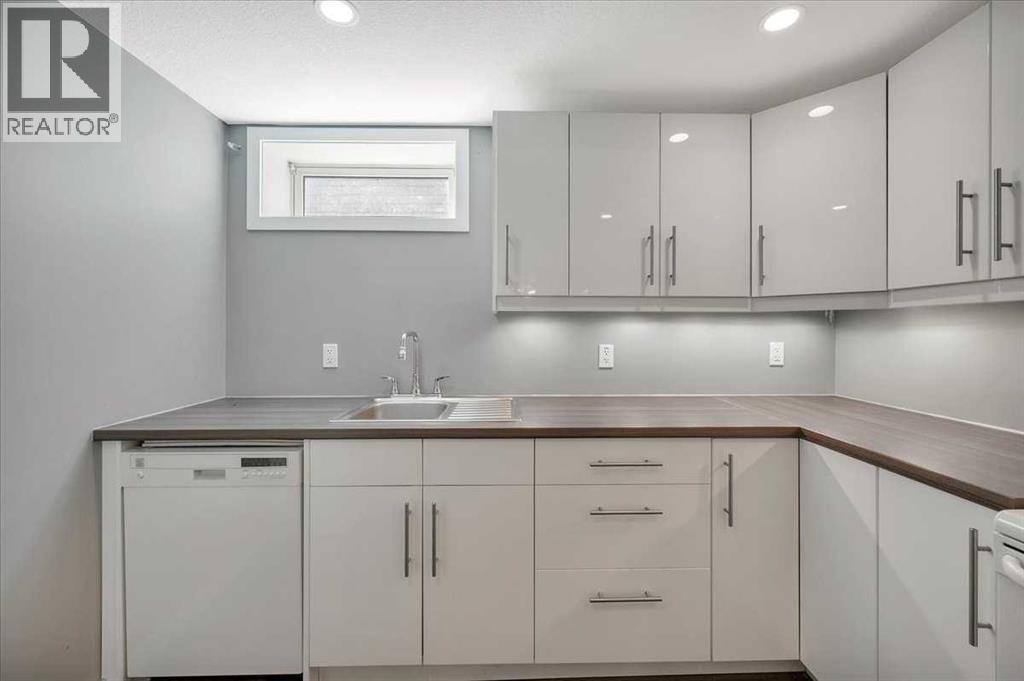 Photo 6 of 19 Lamoureux Place, St Albert AB