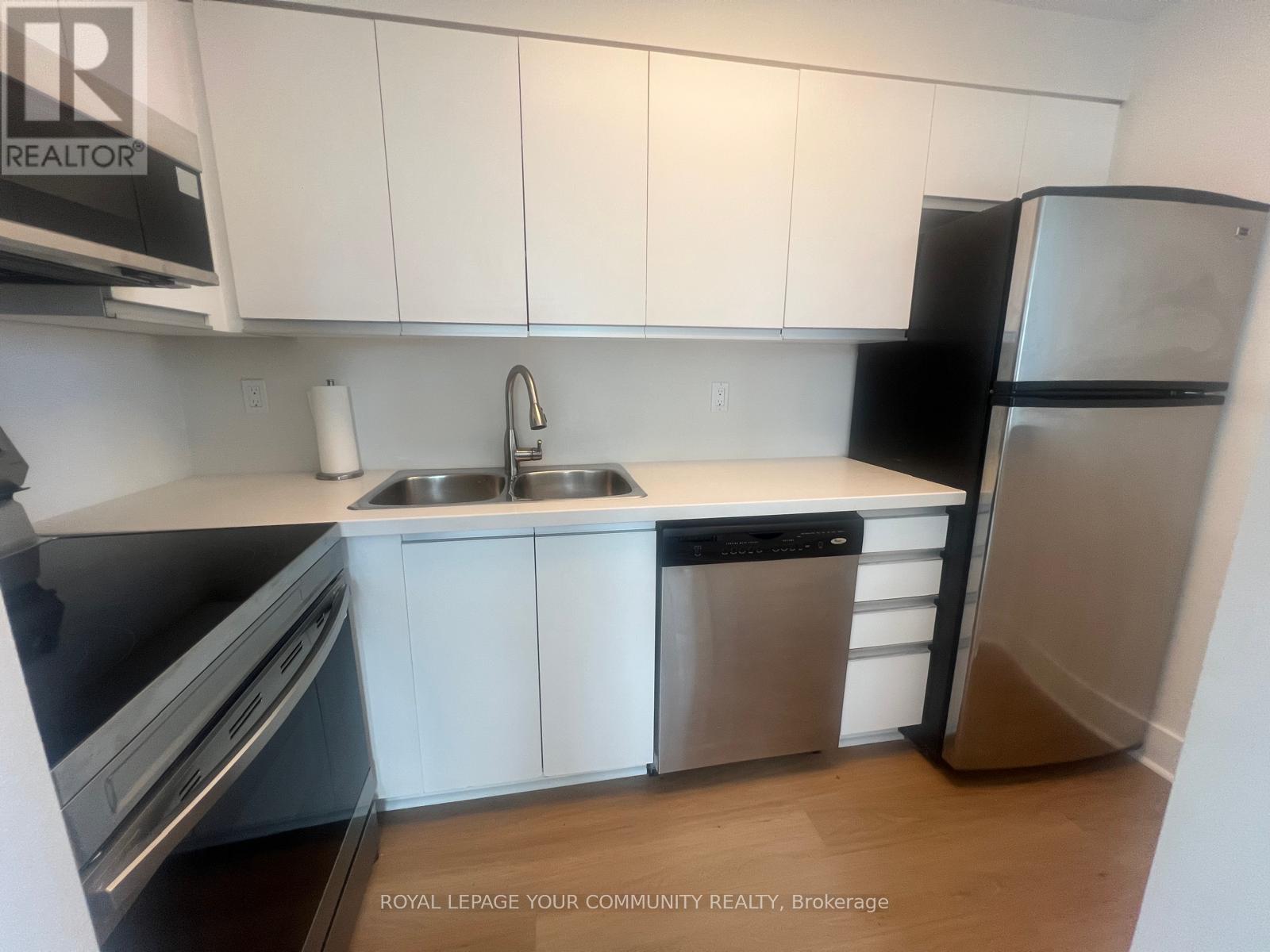 Photo 13 of 902 1901 Yonge Street, Toronto ON
