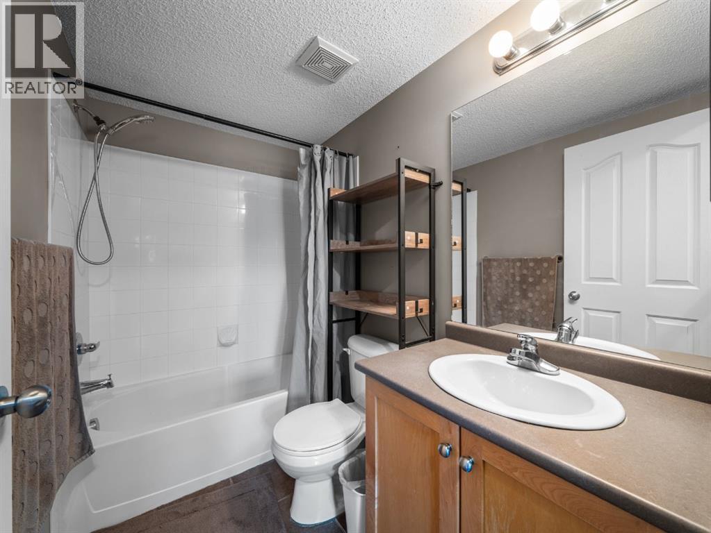 Single Family House for Sale in   Fish Creek Boulevard SW Evergreen Calgary 