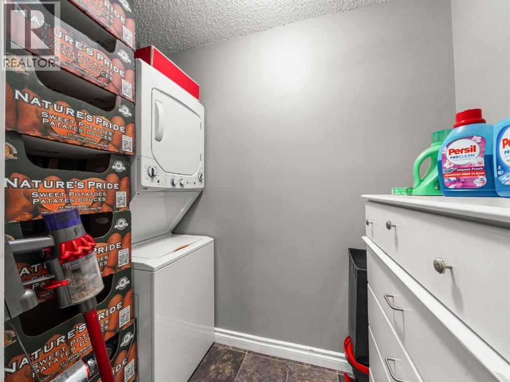 Single Family House for Sale in   Fish Creek Boulevard SW Evergreen Calgary 