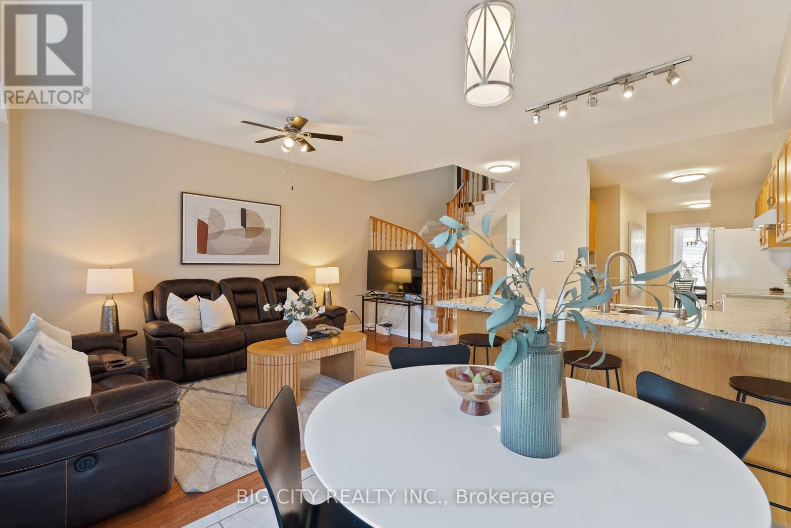 Photo 22 of 98 Riverlands Avenue, Markham ON