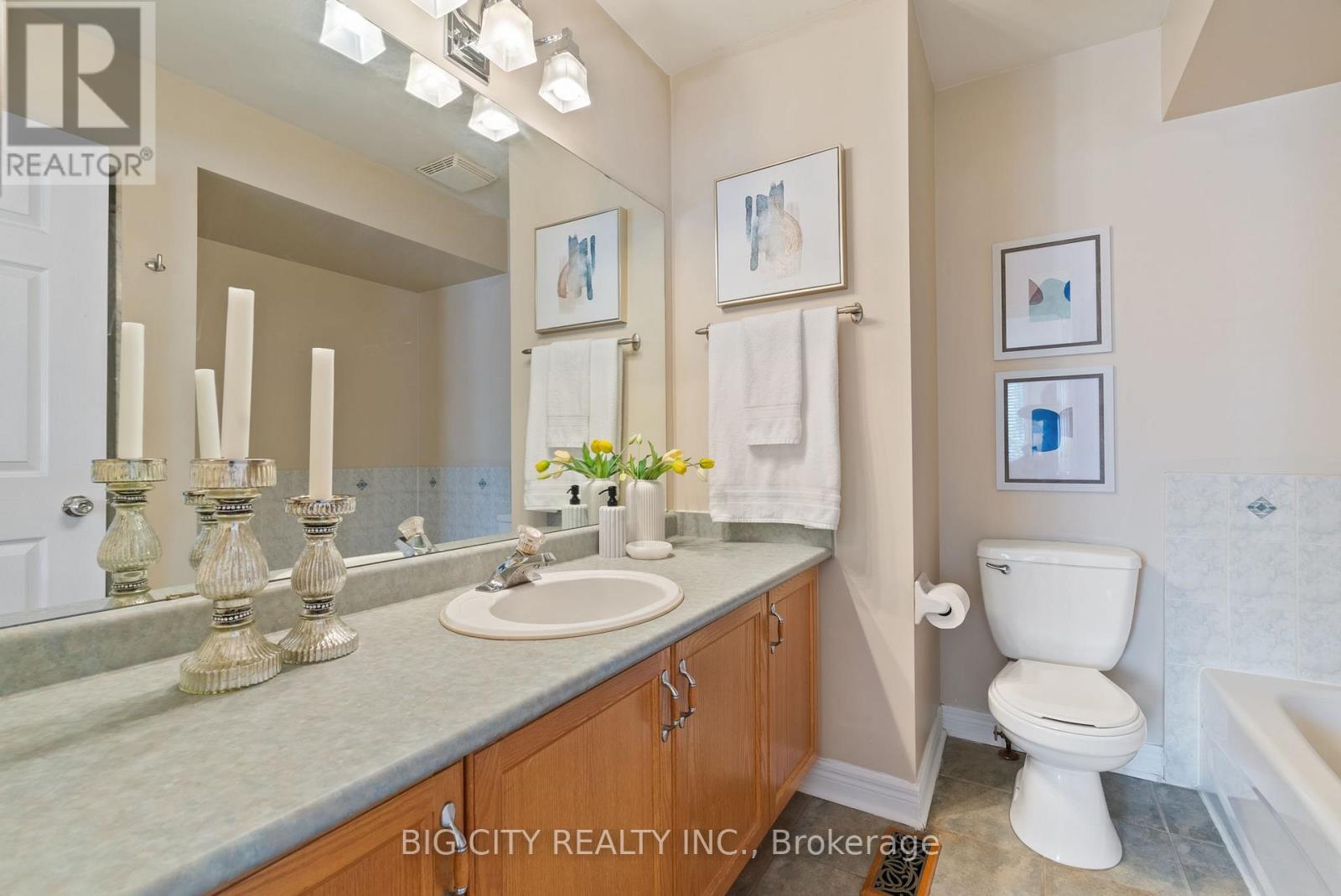 Photo 15 of 98 Riverlands Avenue, Markham ON