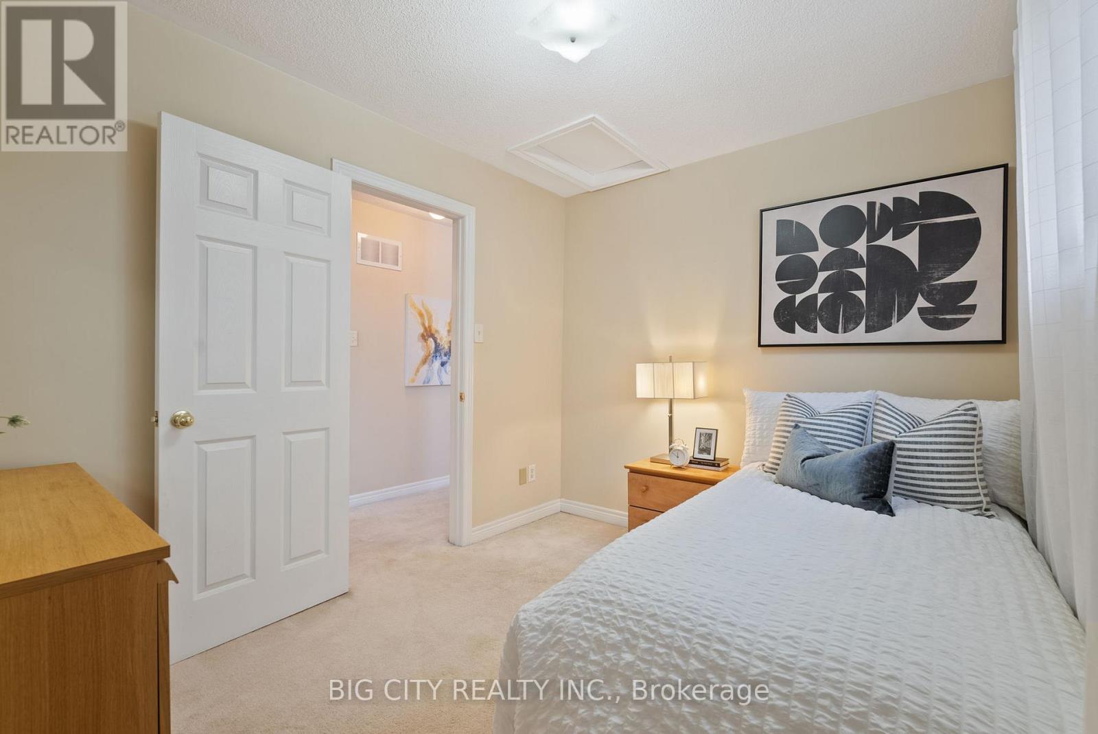 Photo 6 of 98 Riverlands Avenue, Markham ON