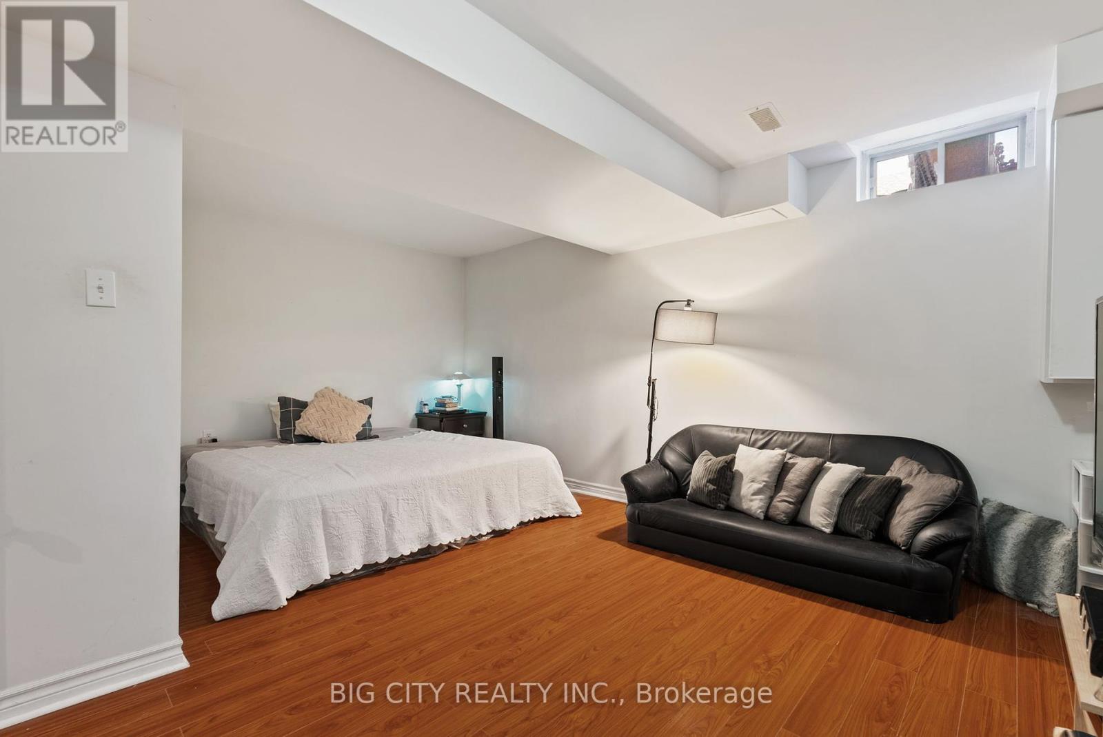 Photo 2 of 98 Riverlands Avenue, Markham ON