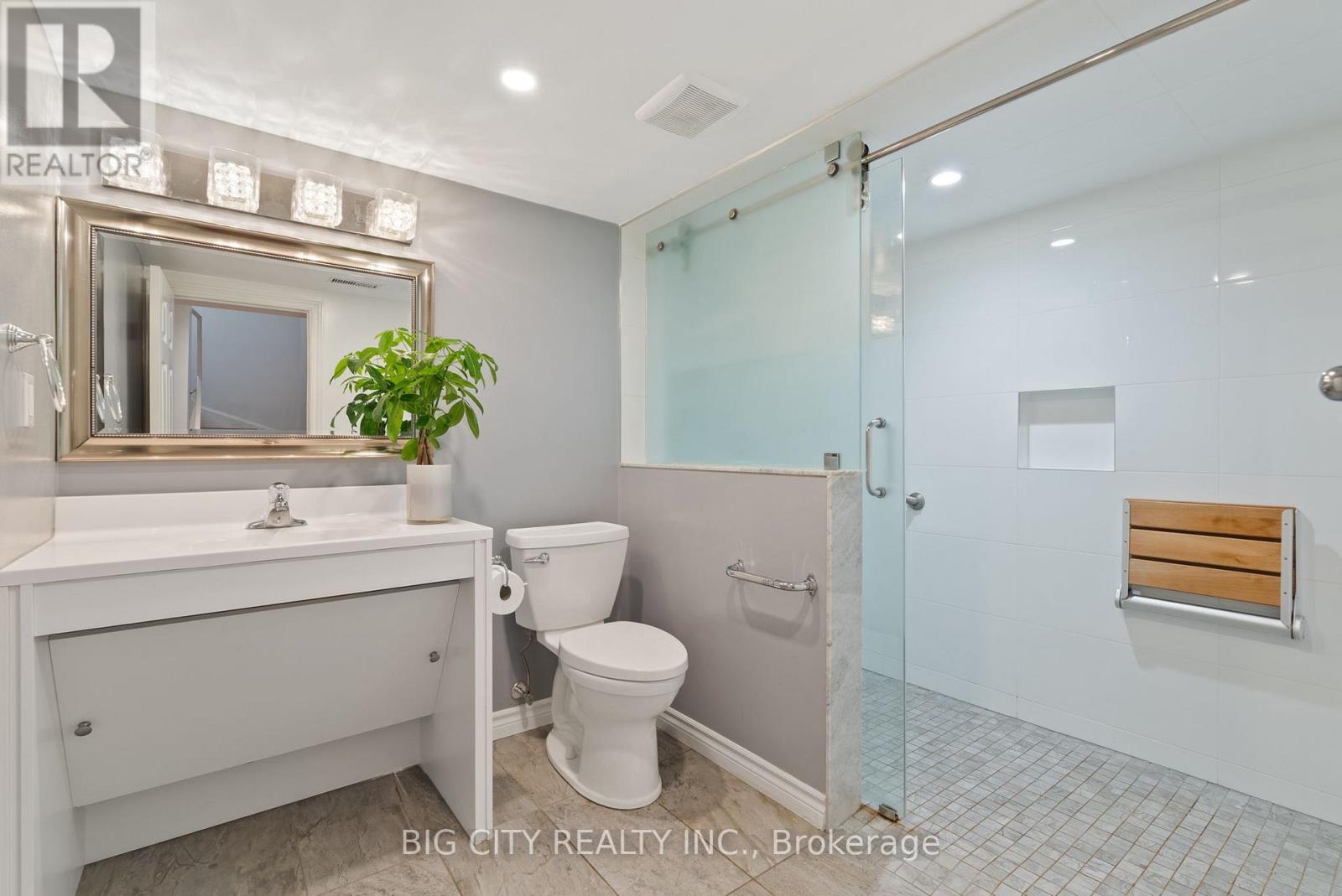 Photo 17 of 98 Riverlands Avenue, Markham ON