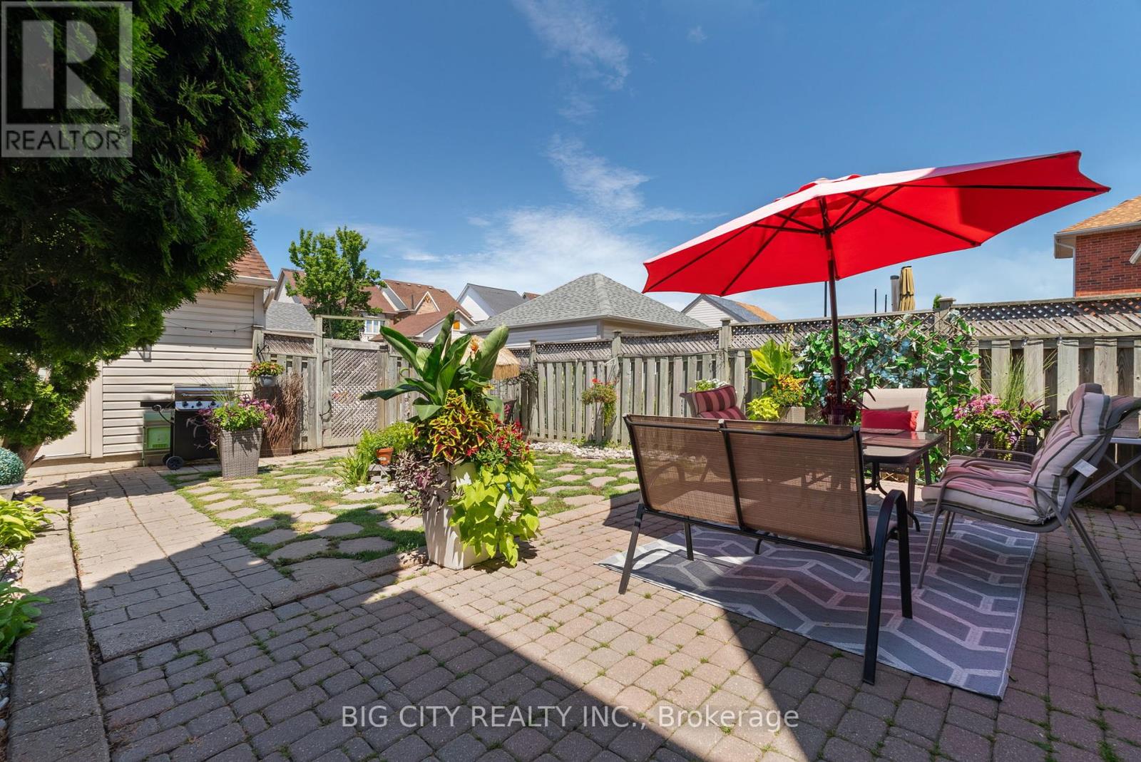 Photo 34 of 98 Riverlands Avenue, Markham ON