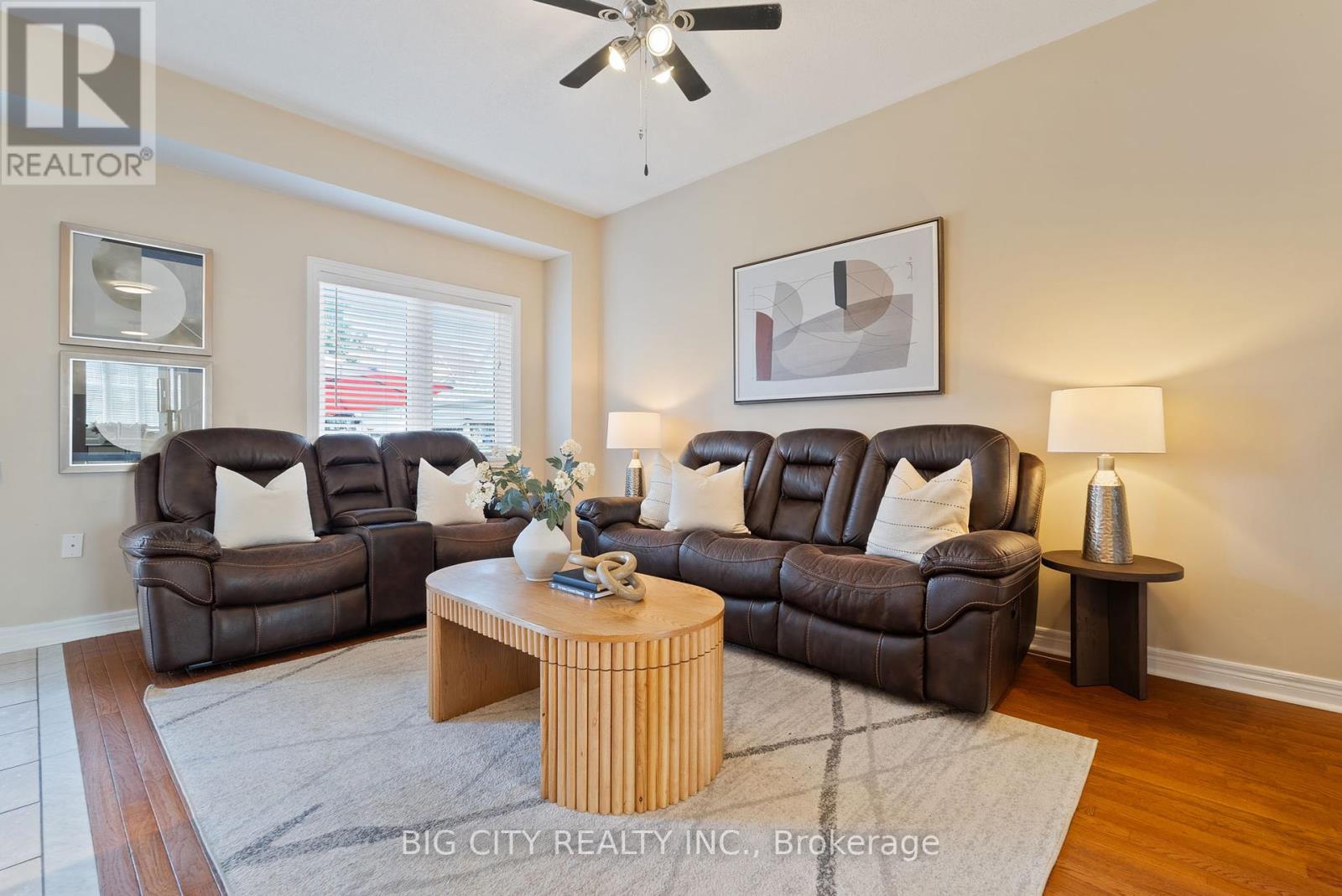 Photo 24 of 98 Riverlands Avenue, Markham ON