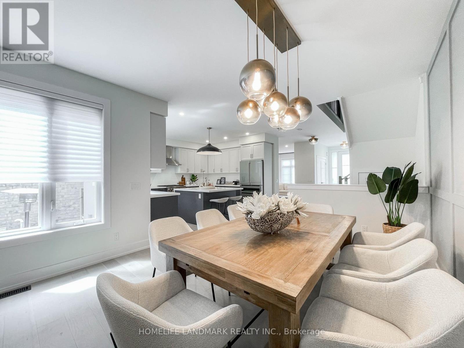 Photo 11 of 5 Parkstone Road, Markham ON
