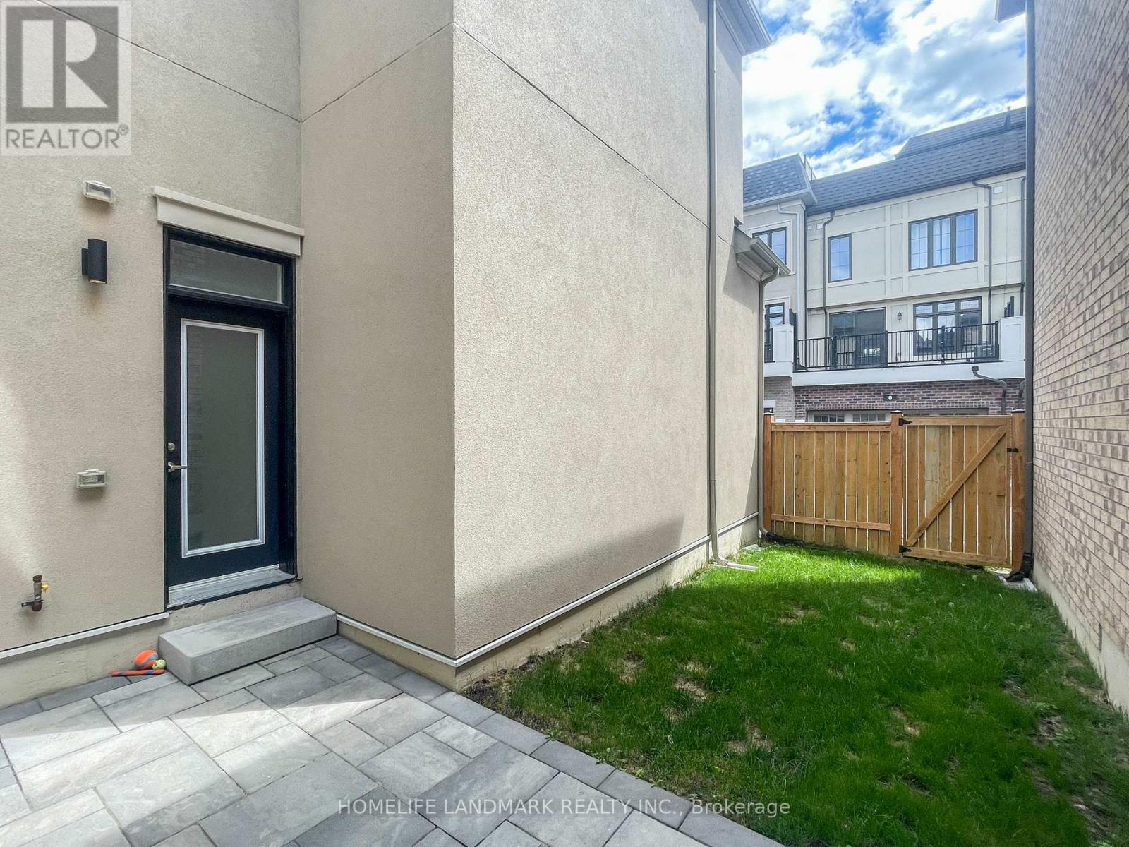 Photo 28 of 5 Parkstone Road, Markham ON