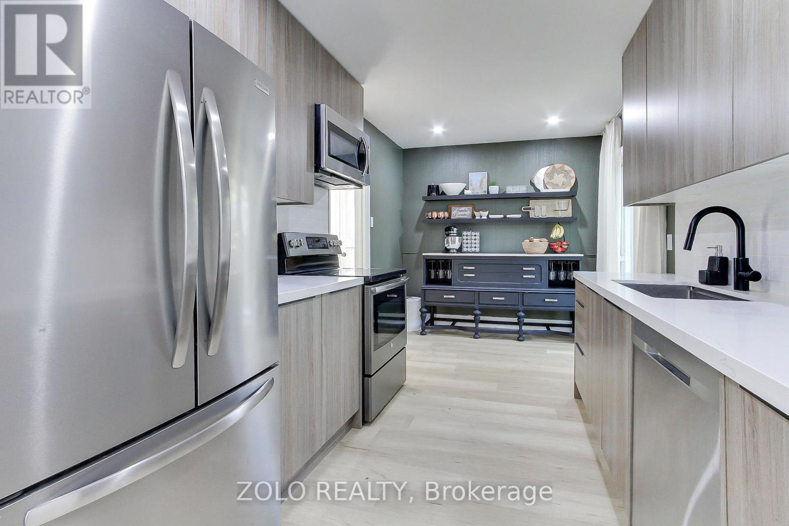 Photo 13 of 388 Terry Drive, Newmarket ON