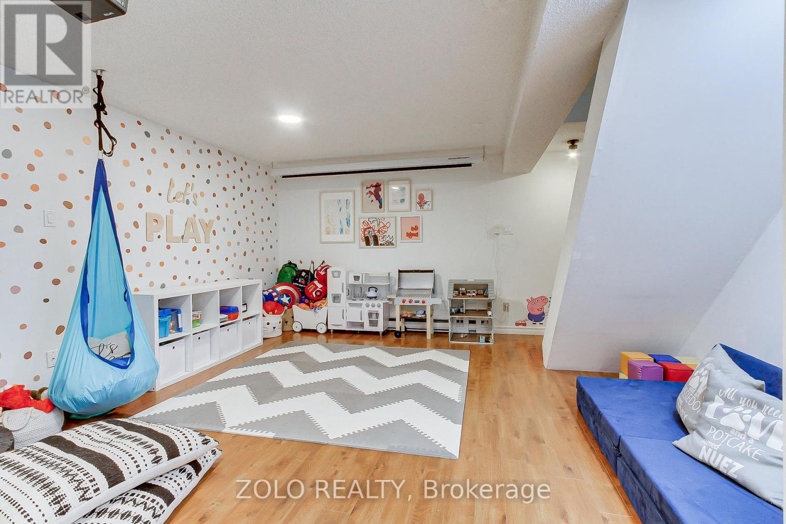 Photo 19 of 388 Terry Drive, Newmarket ON