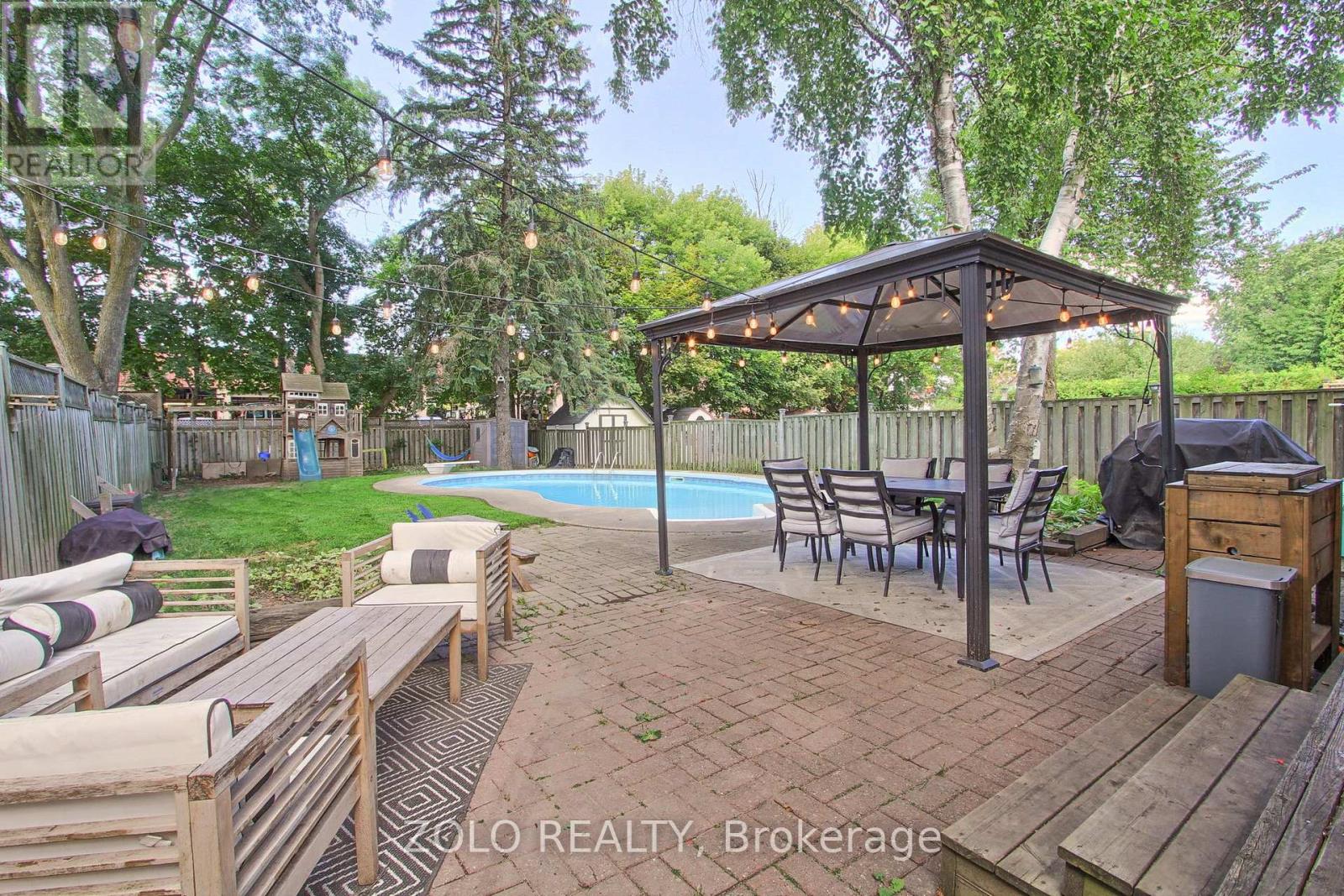 Photo 33 of 388 Terry Drive, Newmarket ON