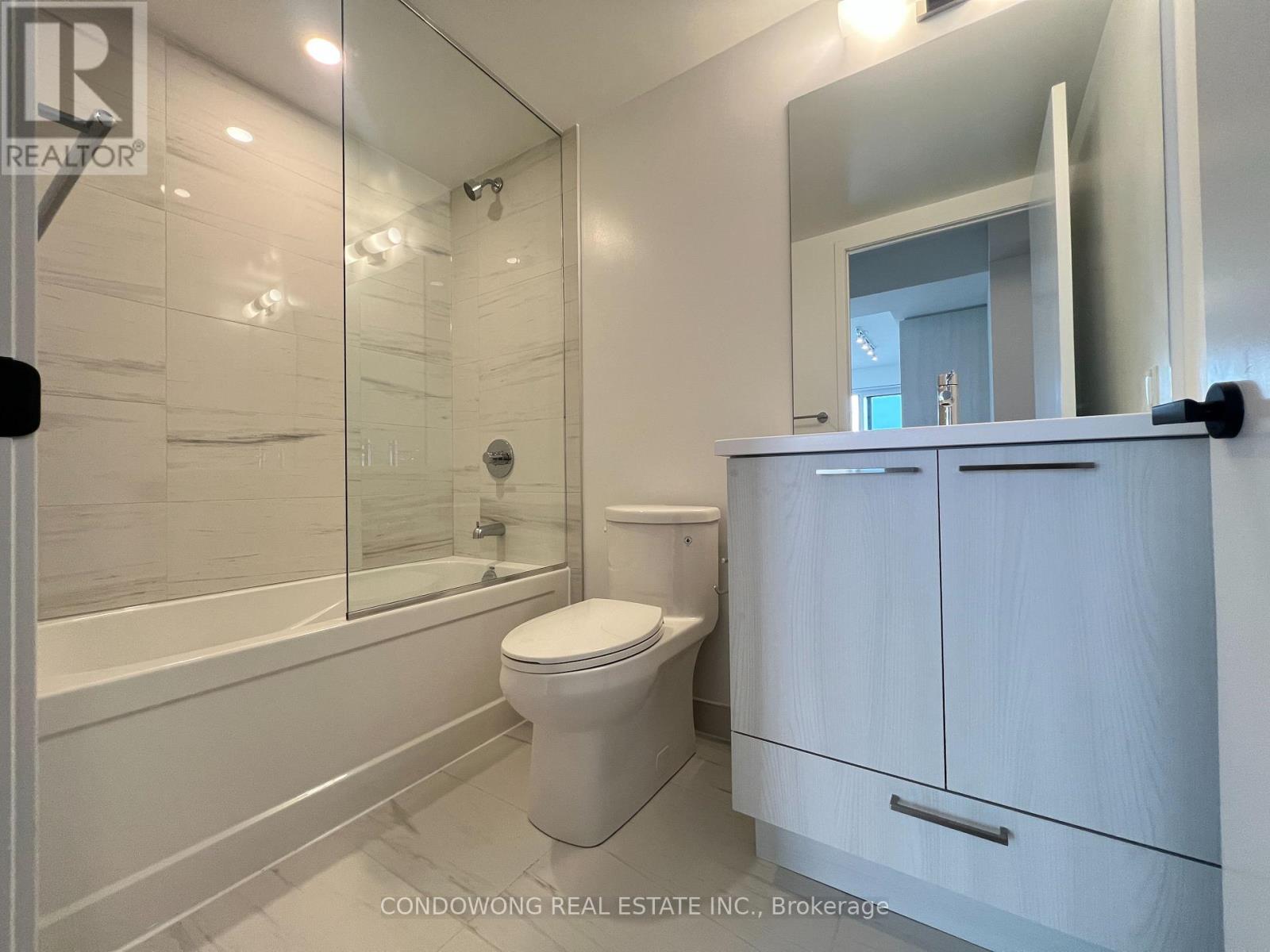 Photo 6 of 4015 195 Commerce Street, Vaughan ON