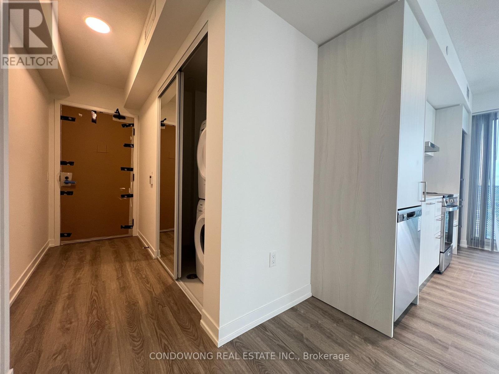 Photo 11 of 4015 195 Commerce Street, Vaughan ON