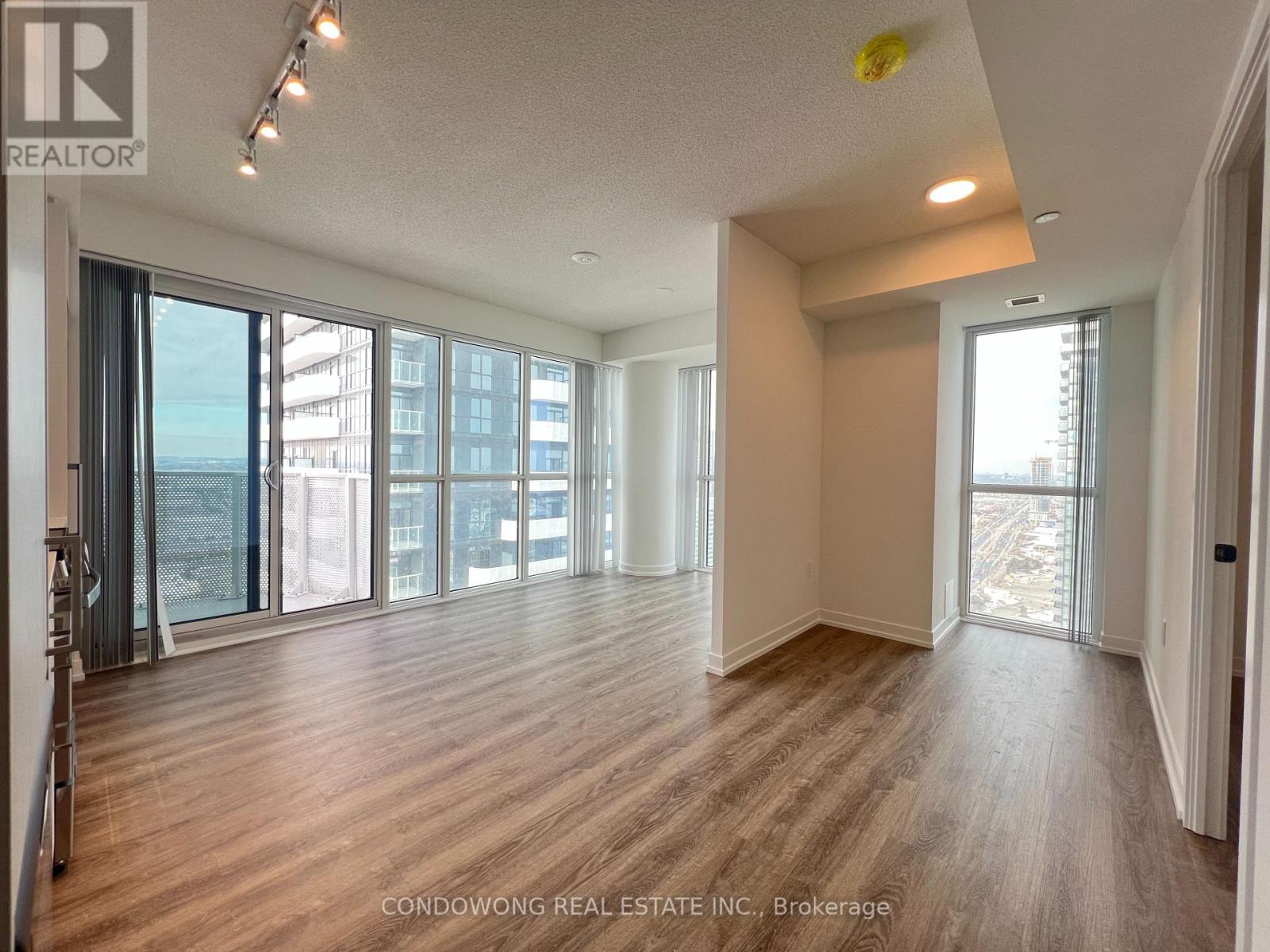 Photo 17 of 4015 195 Commerce Street, Vaughan ON