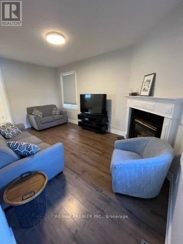 Photo 4 of 2 Grace Crescent, Barrie ON
