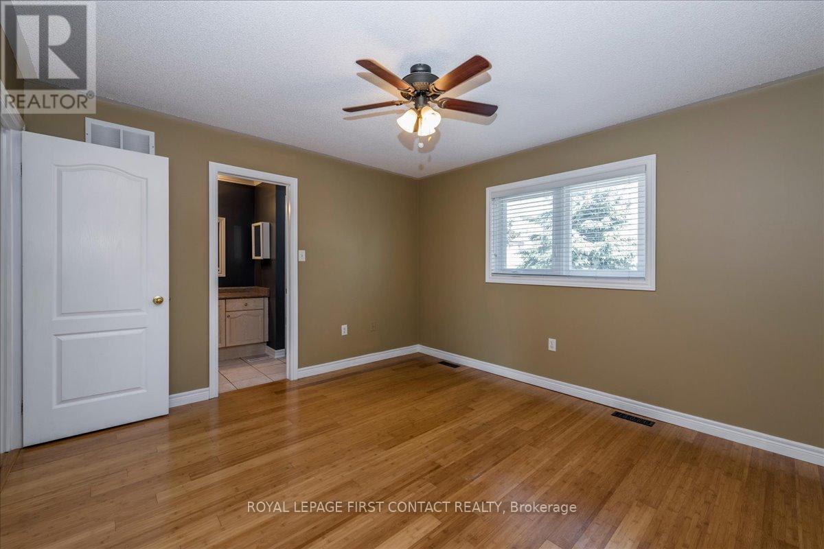 Photo 26 of 37 Marsellus Drive, Barrie ON