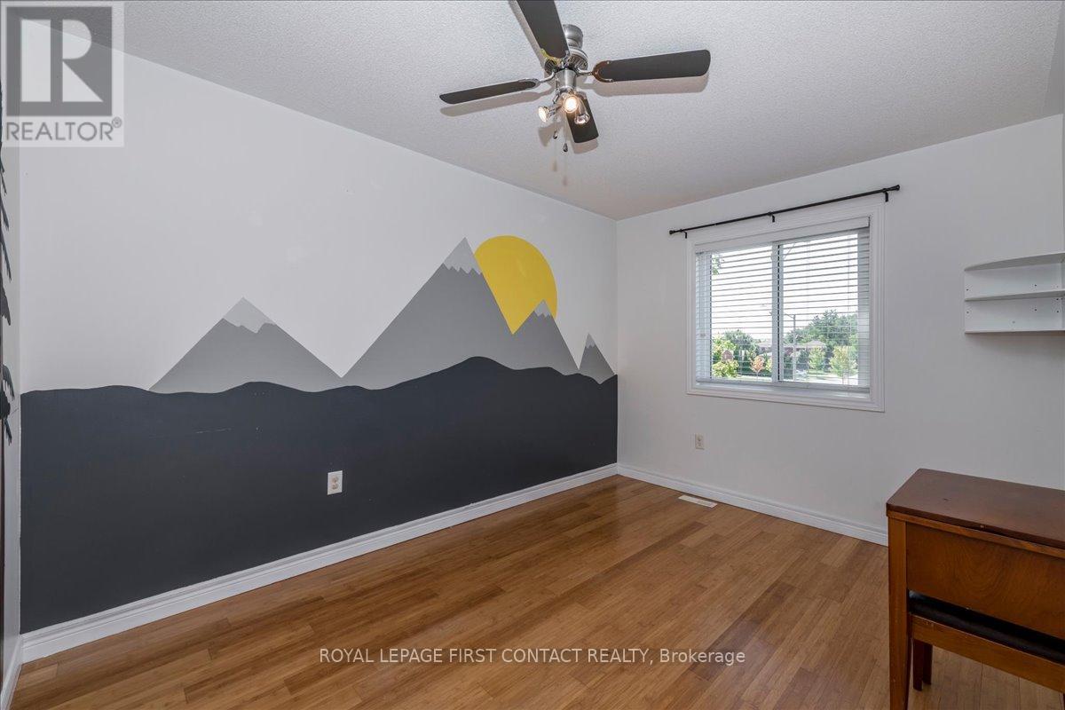 Photo 17 of 37 Marsellus Drive, Barrie ON