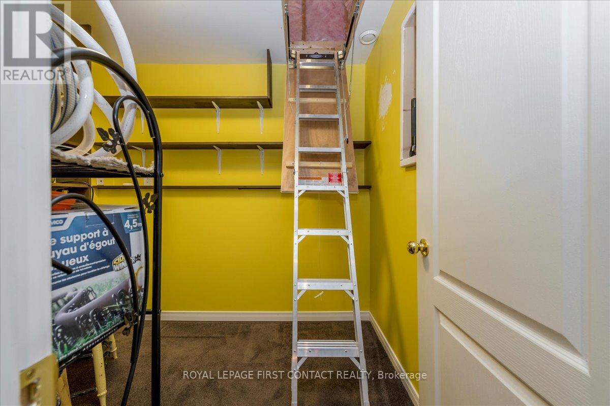 Photo 18 of 37 Marsellus Drive, Barrie ON