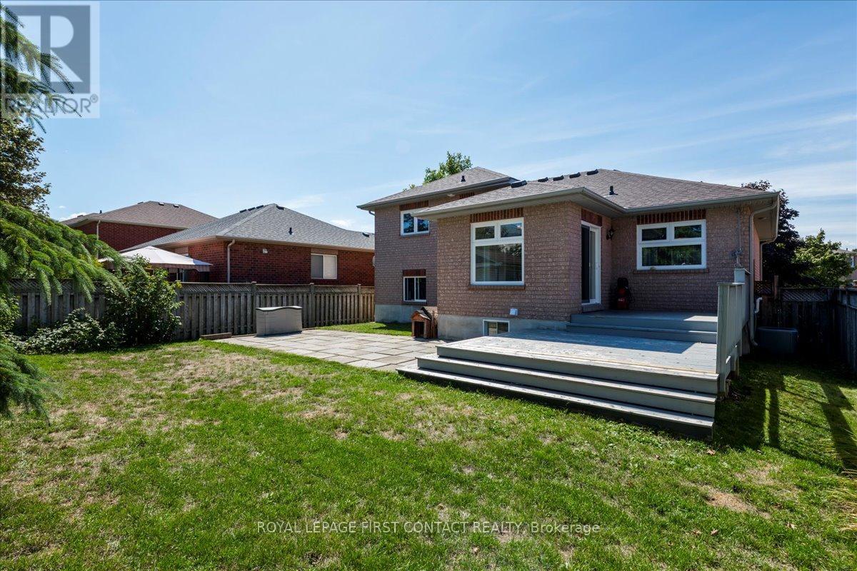Photo 22 of 37 Marsellus Drive, Barrie ON