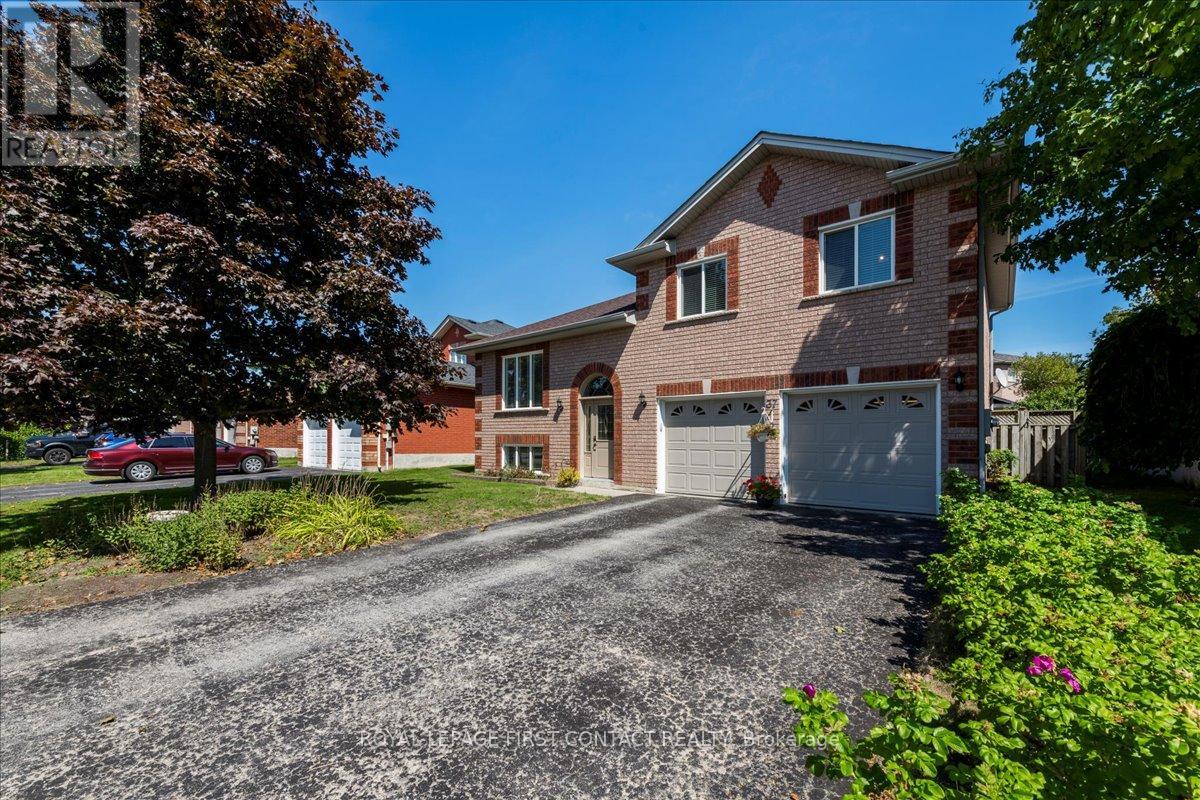 Photo 12 of 37 Marsellus Drive, Barrie ON