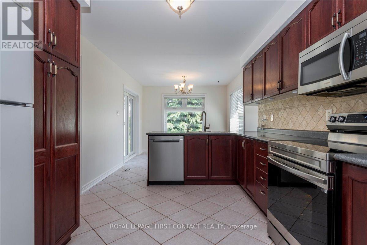 Photo 15 of 37 Marsellus Drive, Barrie ON
