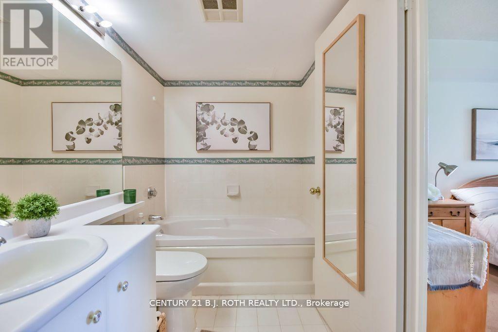 Photo 32 of 508 150 Dunlop Street E, Barrie ON