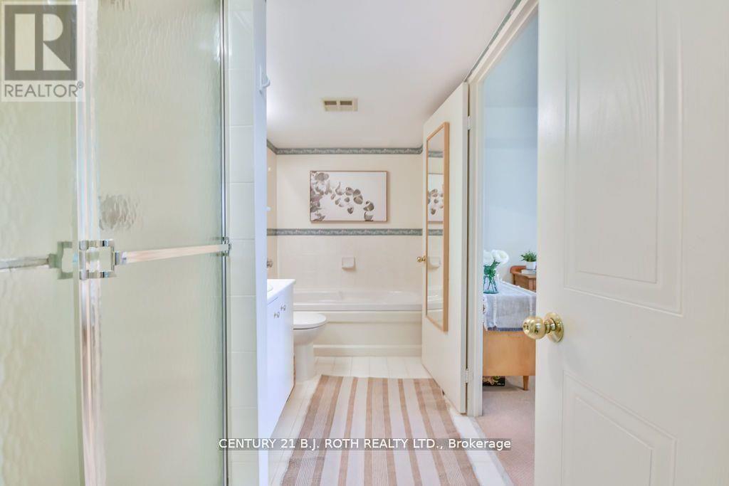 Photo 4 of 508 150 Dunlop Street E, Barrie ON