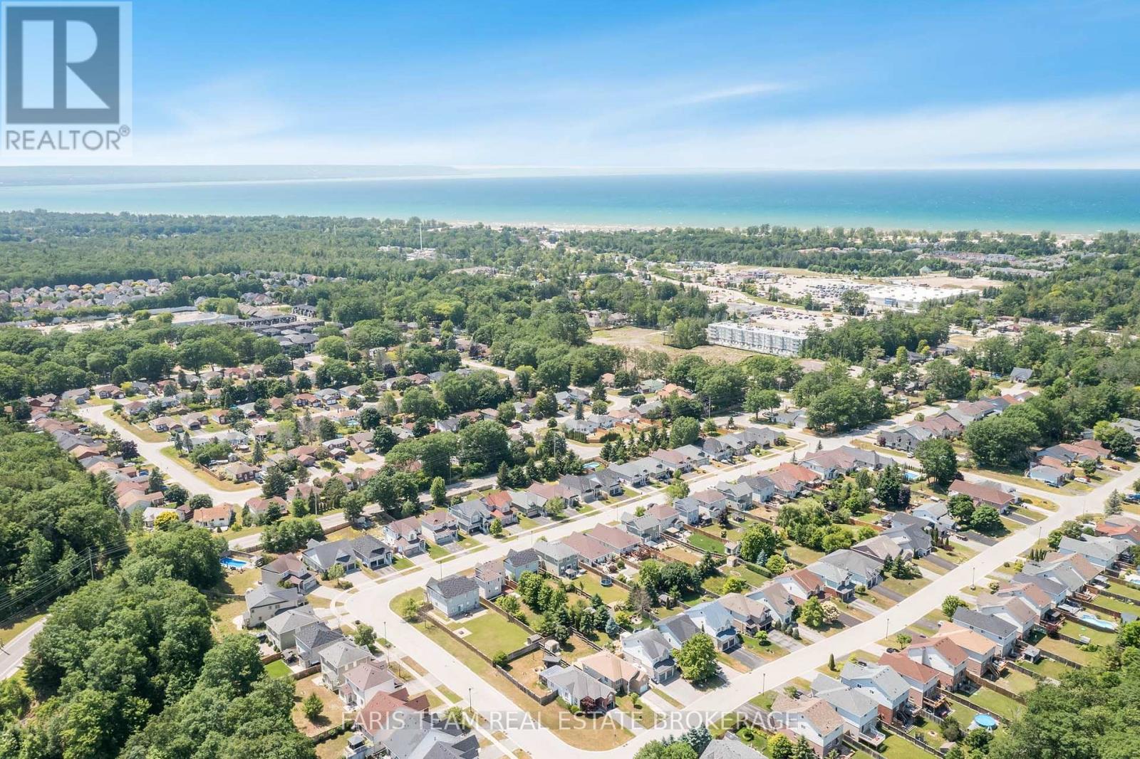 Photo 33 of 53 Christy Drive, Wasaga Beach ON