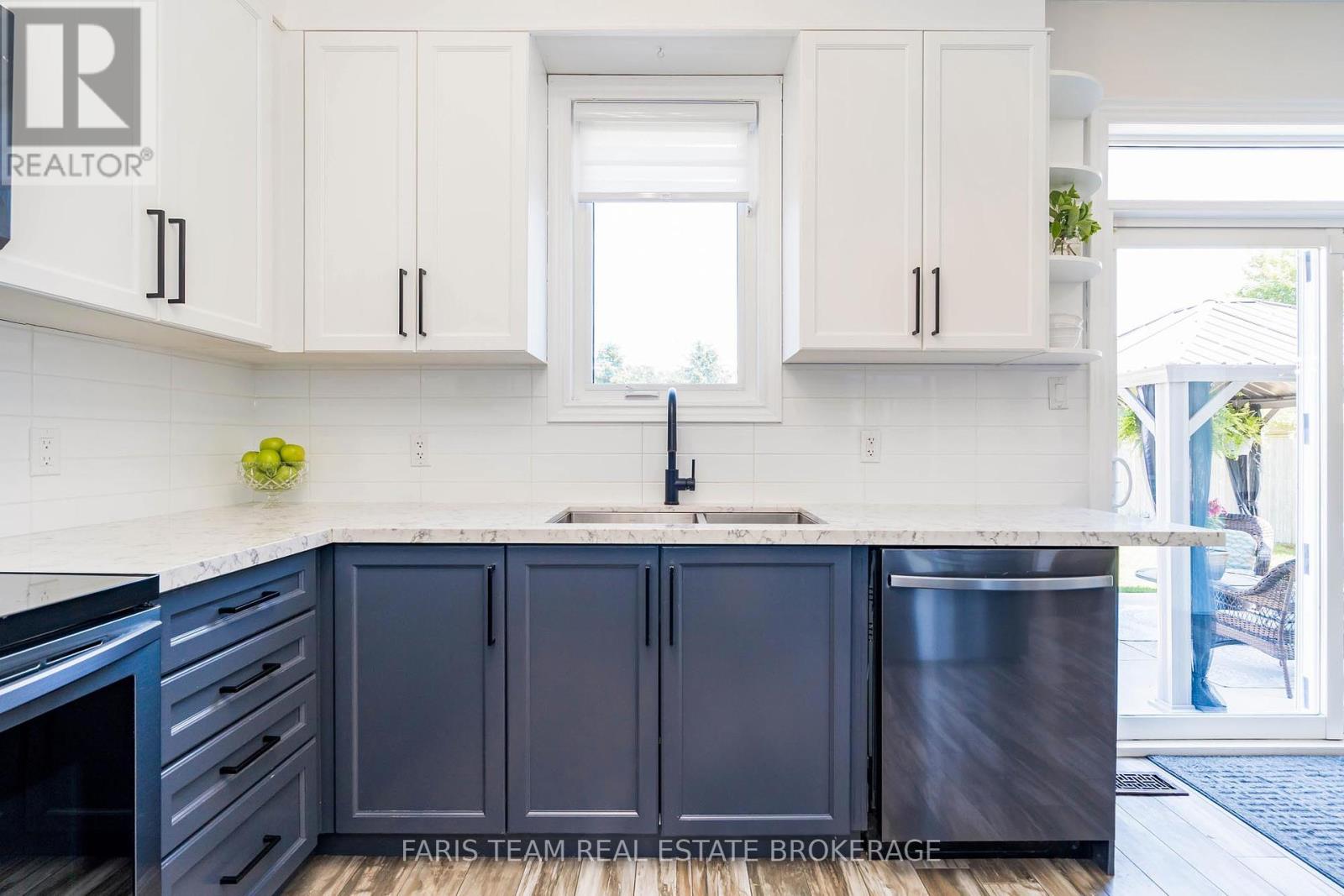 Photo 11 of 53 Christy Drive, Wasaga Beach ON