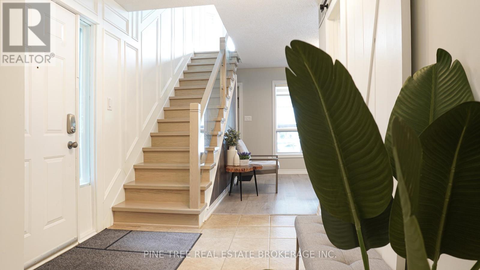 Photo 12 of 11 30 Laguna Parkway, Ramara ON