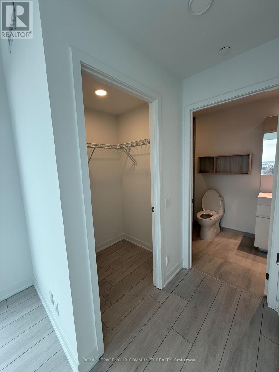 Photo 12 of 39 Mary Street, Barrie ON