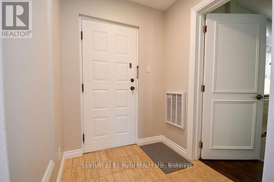 Photo 3 of 15 60 Laguna Parkway, Ramara ON