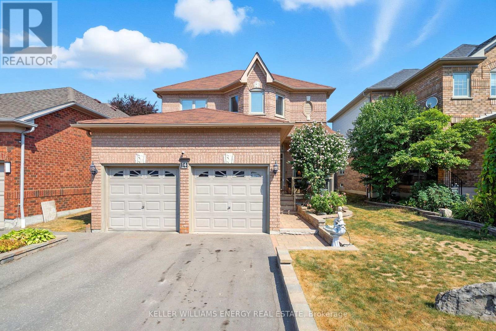 Photo 11 of 14 Bach Avenue, Whitby ON