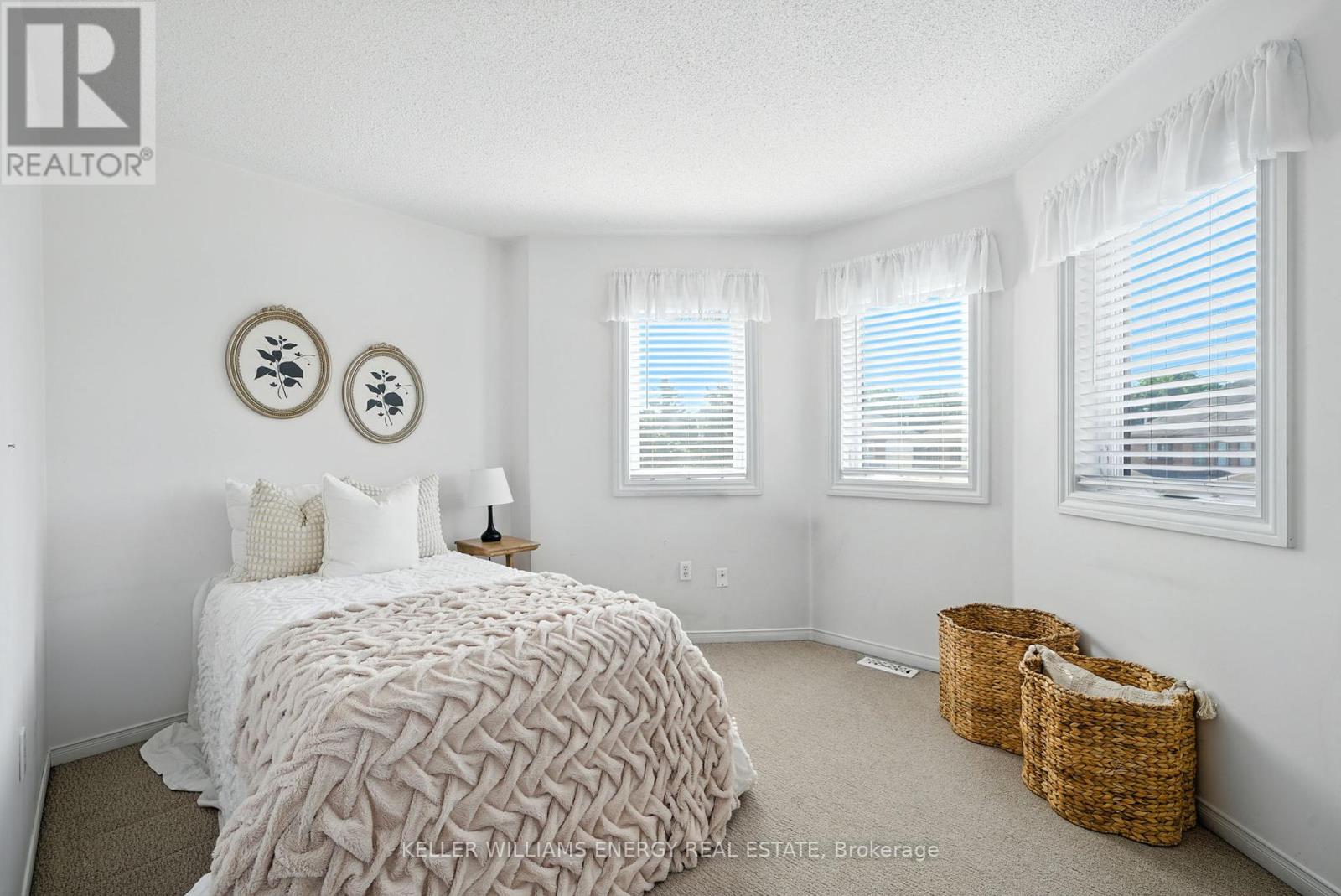 Photo 2 of 14 Bach Avenue, Whitby ON