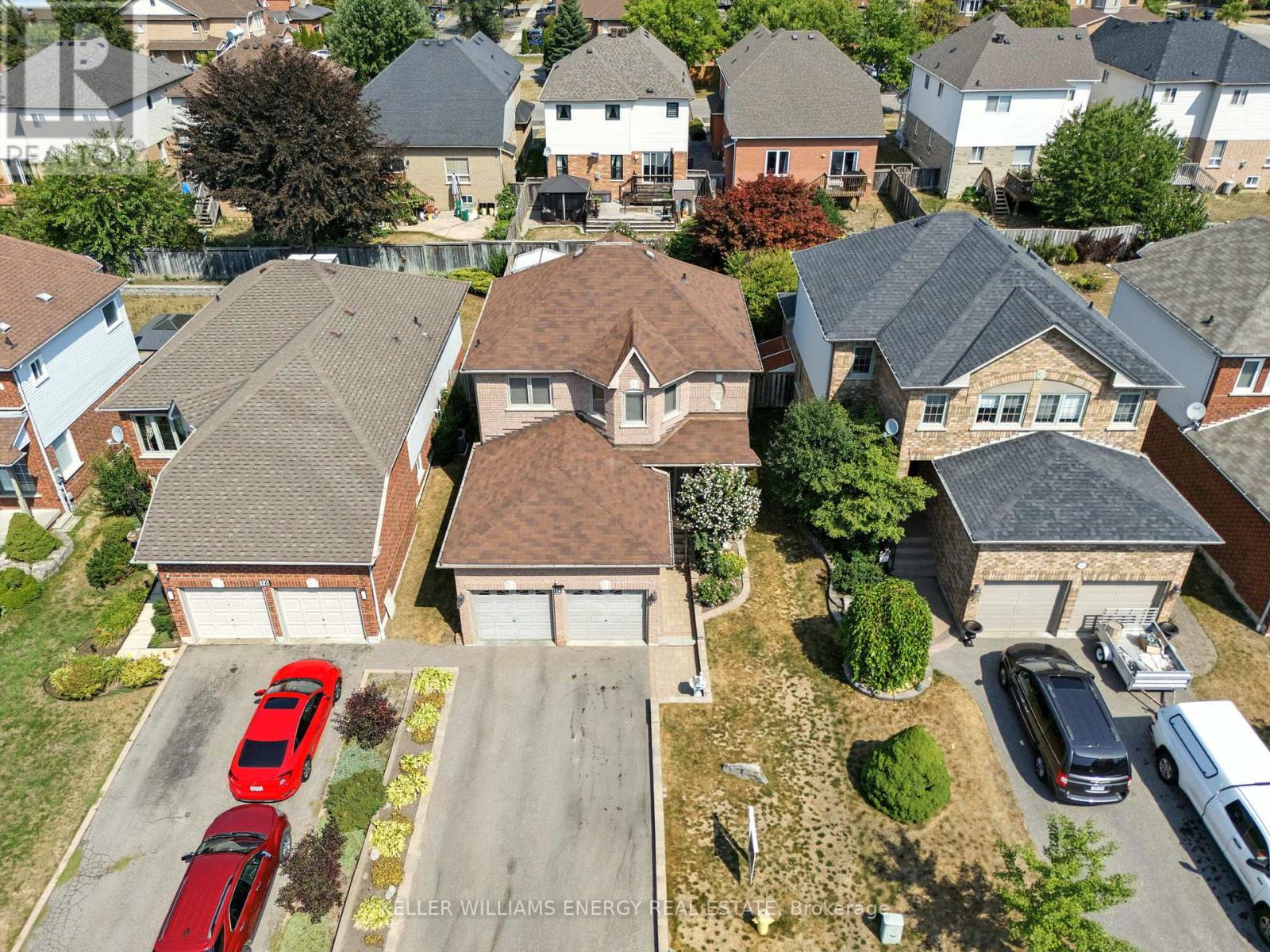 Photo 10 of 14 Bach Avenue, Whitby ON