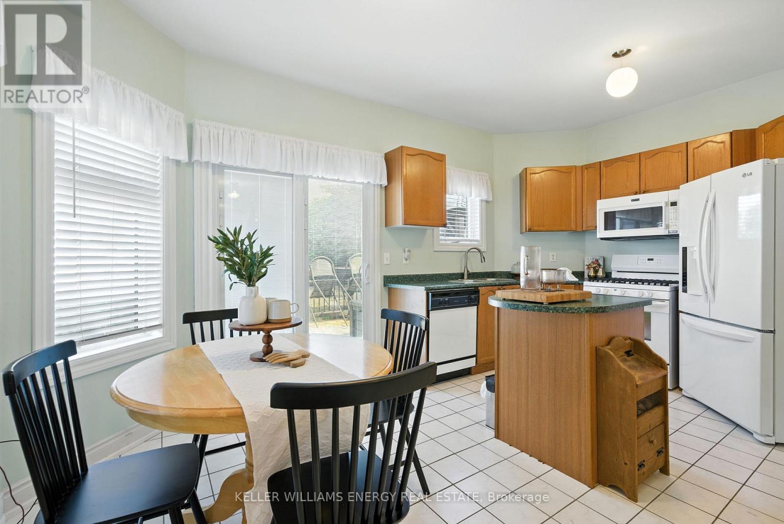 Photo 24 of 14 Bach Avenue, Whitby ON