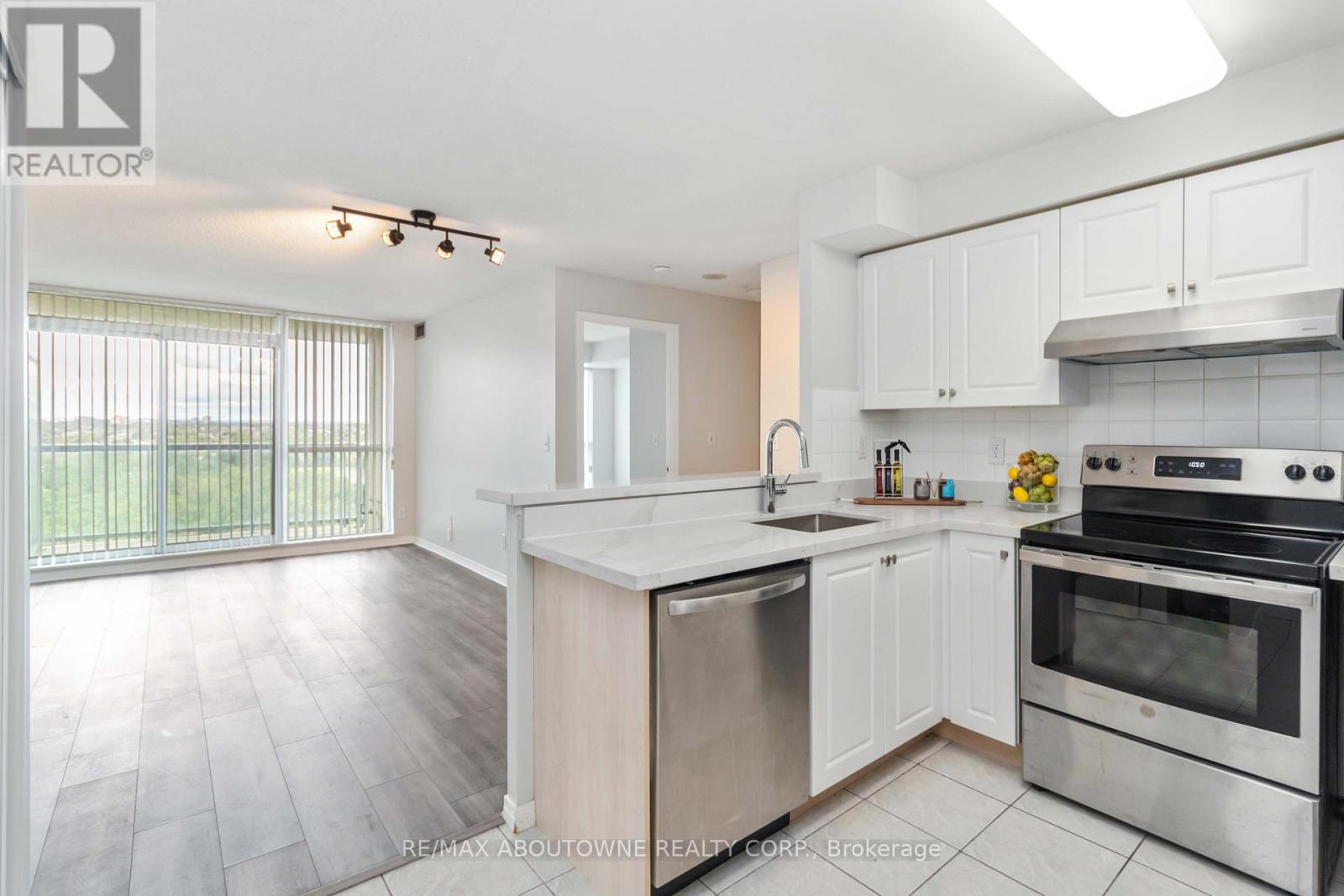 Photo 10 of 1213 2565 Erin Centre Boulevard, Mississauga ON