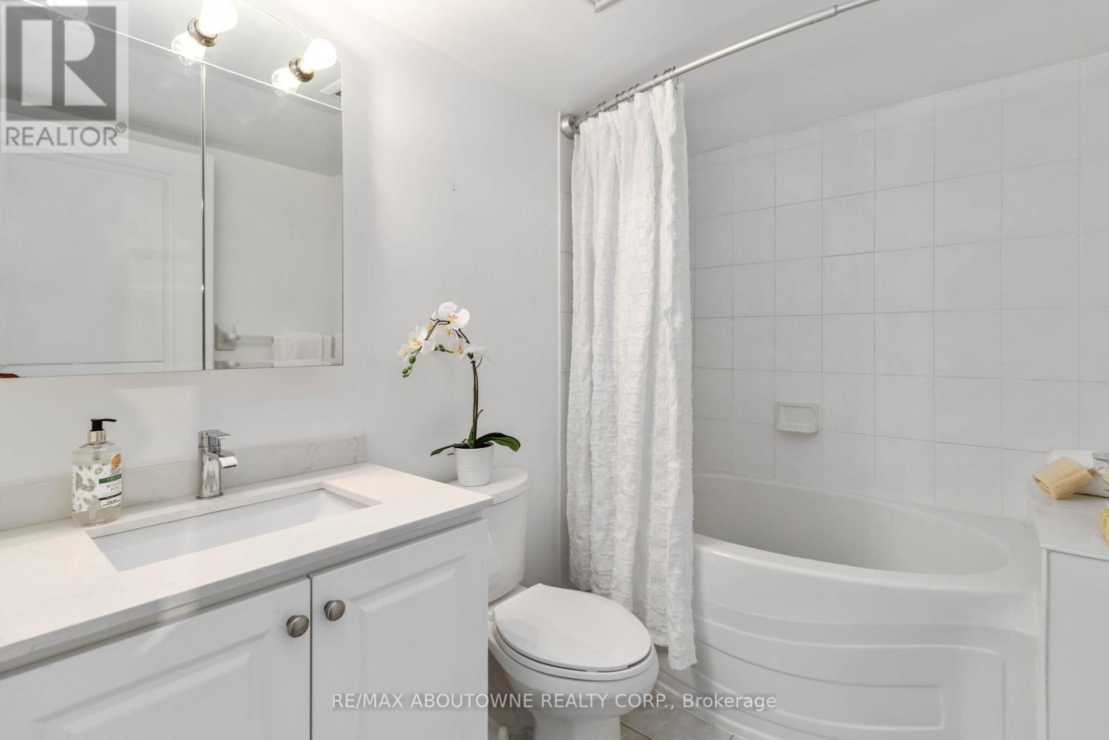 Photo 17 of 1213 2565 Erin Centre Boulevard, Mississauga ON