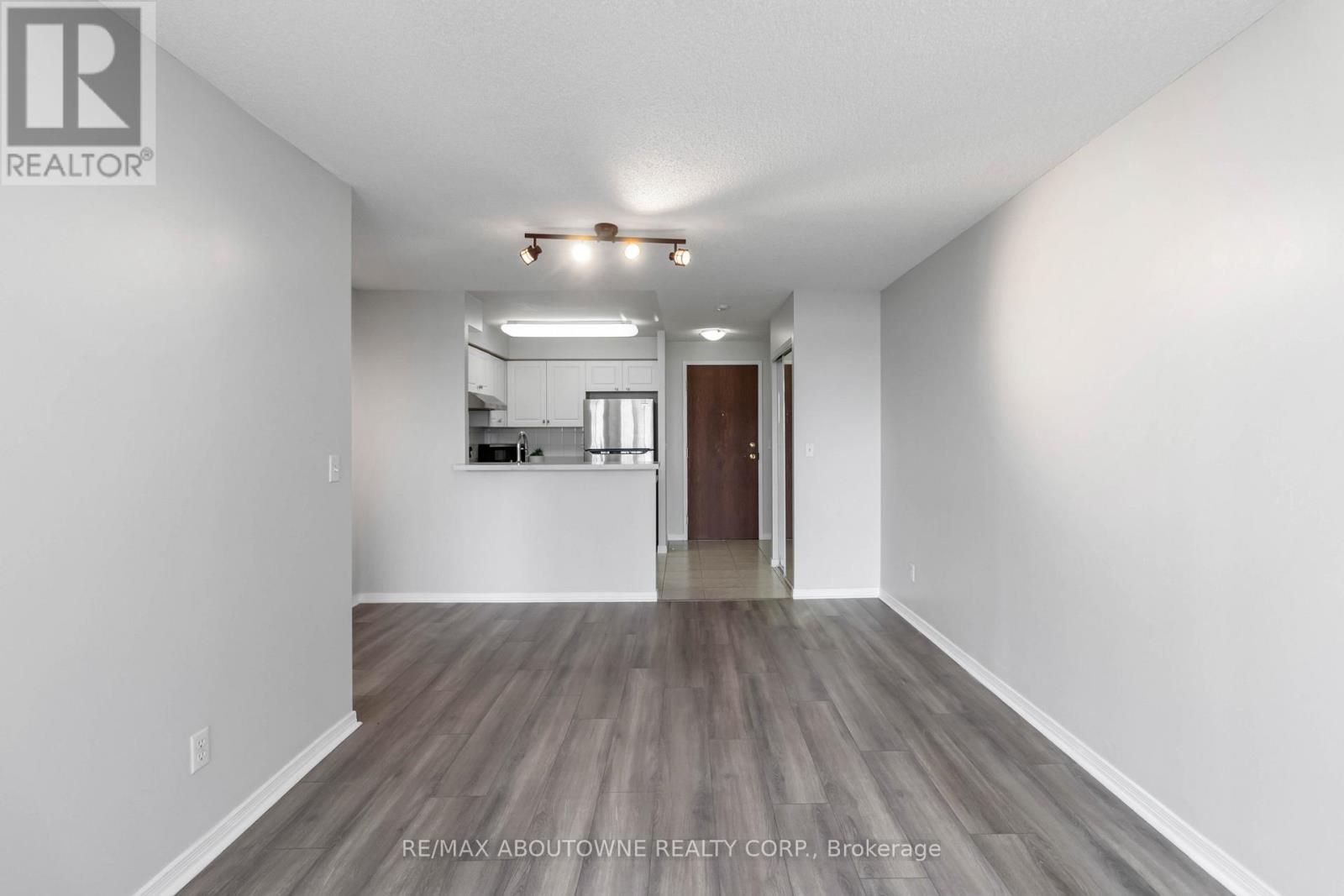 Photo 7 of 1213 2565 Erin Centre Boulevard, Mississauga ON
