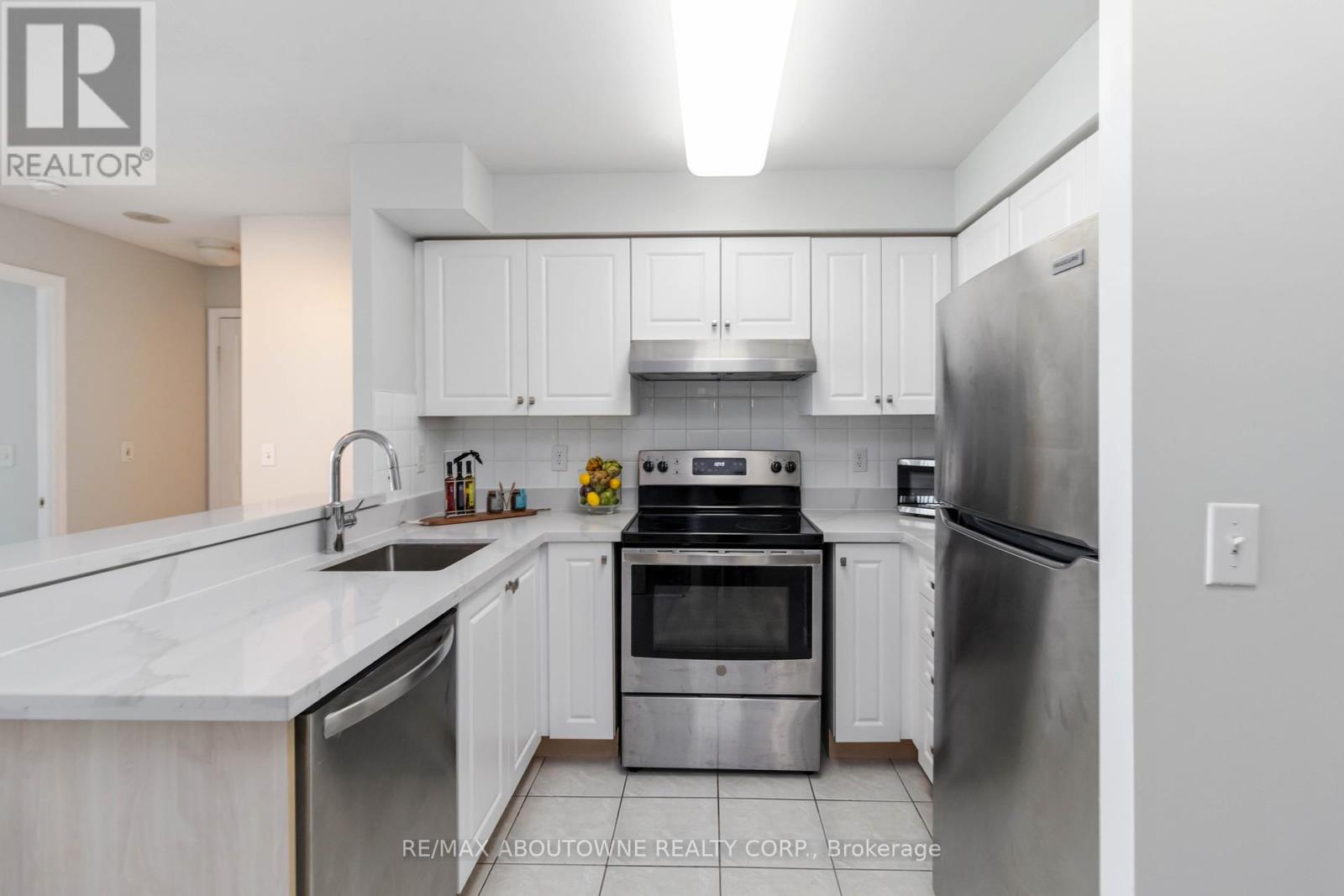 Photo 9 of 1213 2565 Erin Centre Boulevard, Mississauga ON