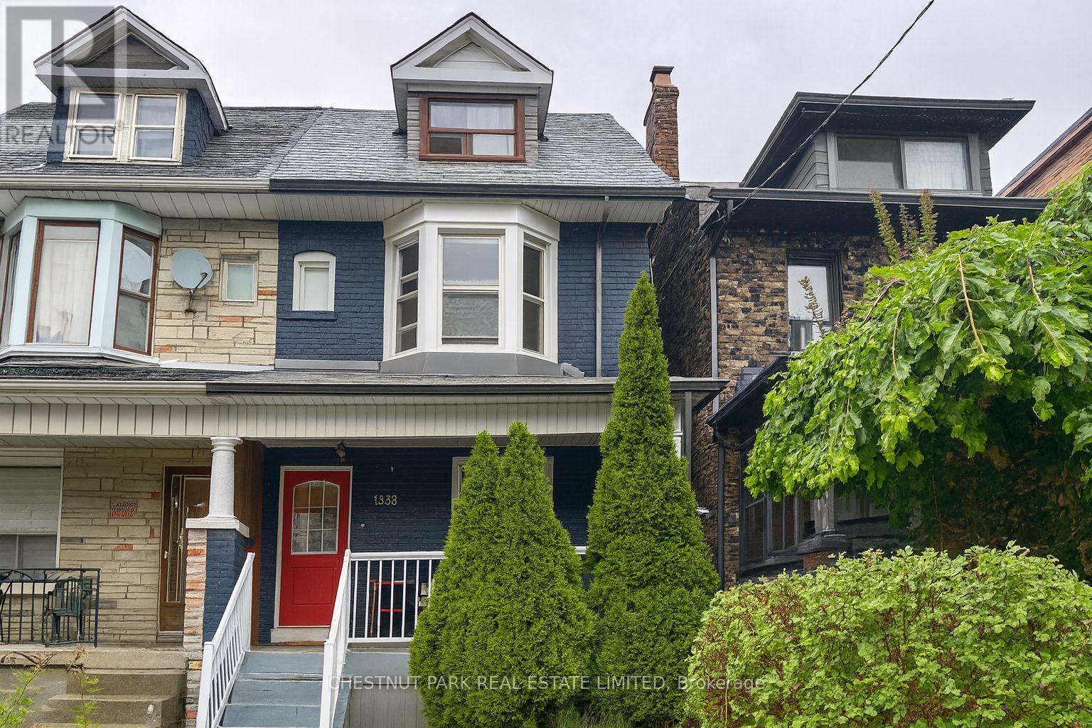 Photo 10 of Main 1383 Lansdowne Avenue, Toronto ON