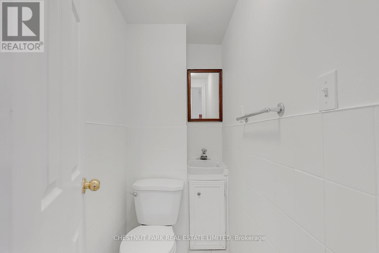 Photo 6 of Main 1383 Lansdowne Avenue, Toronto ON